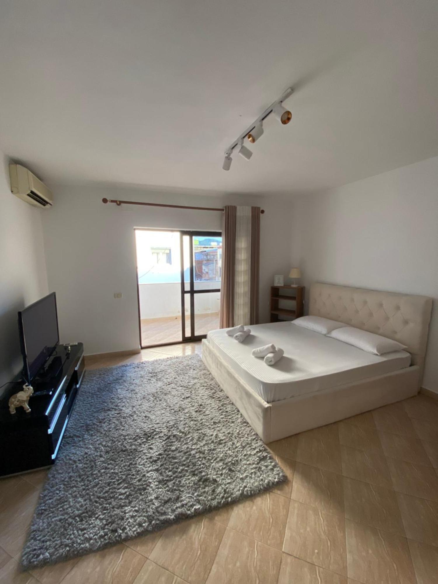 Myslym Shyri Studio 2 Tiranë Luaran gambar