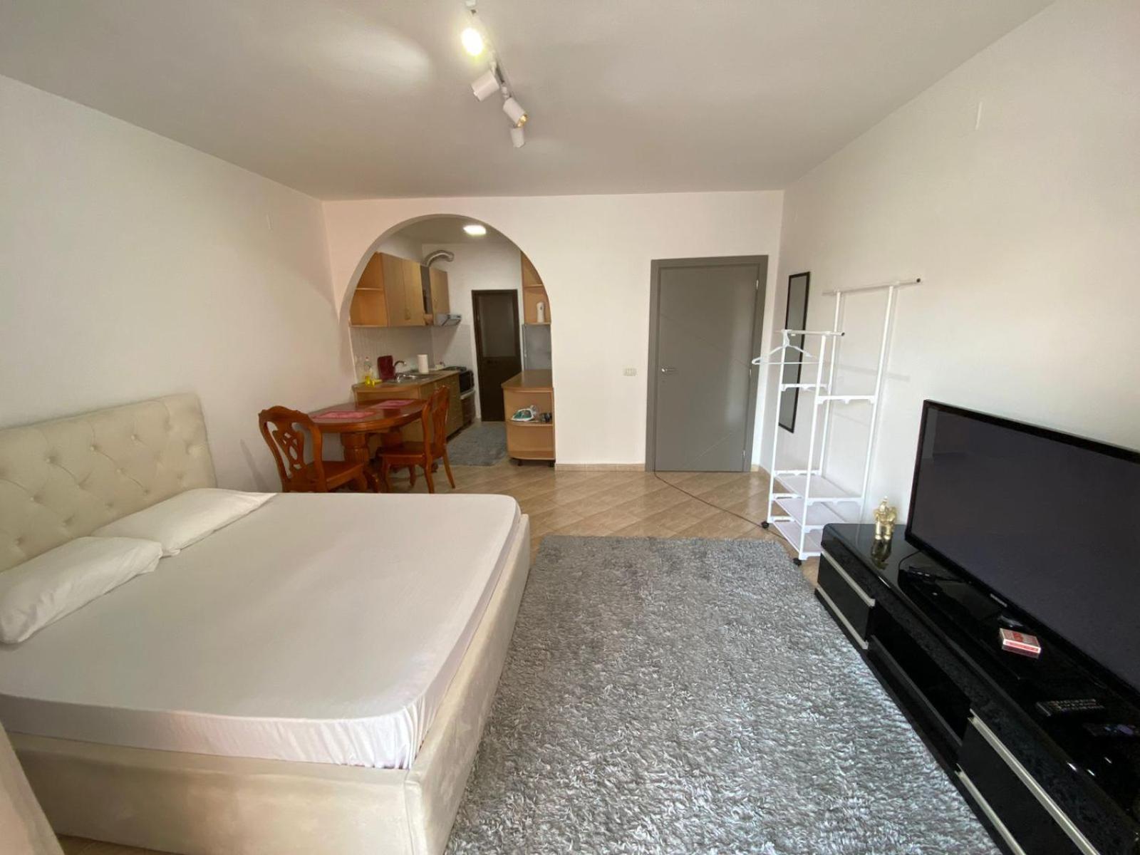 Myslym Shyri Studio 2 Tiranë Luaran gambar